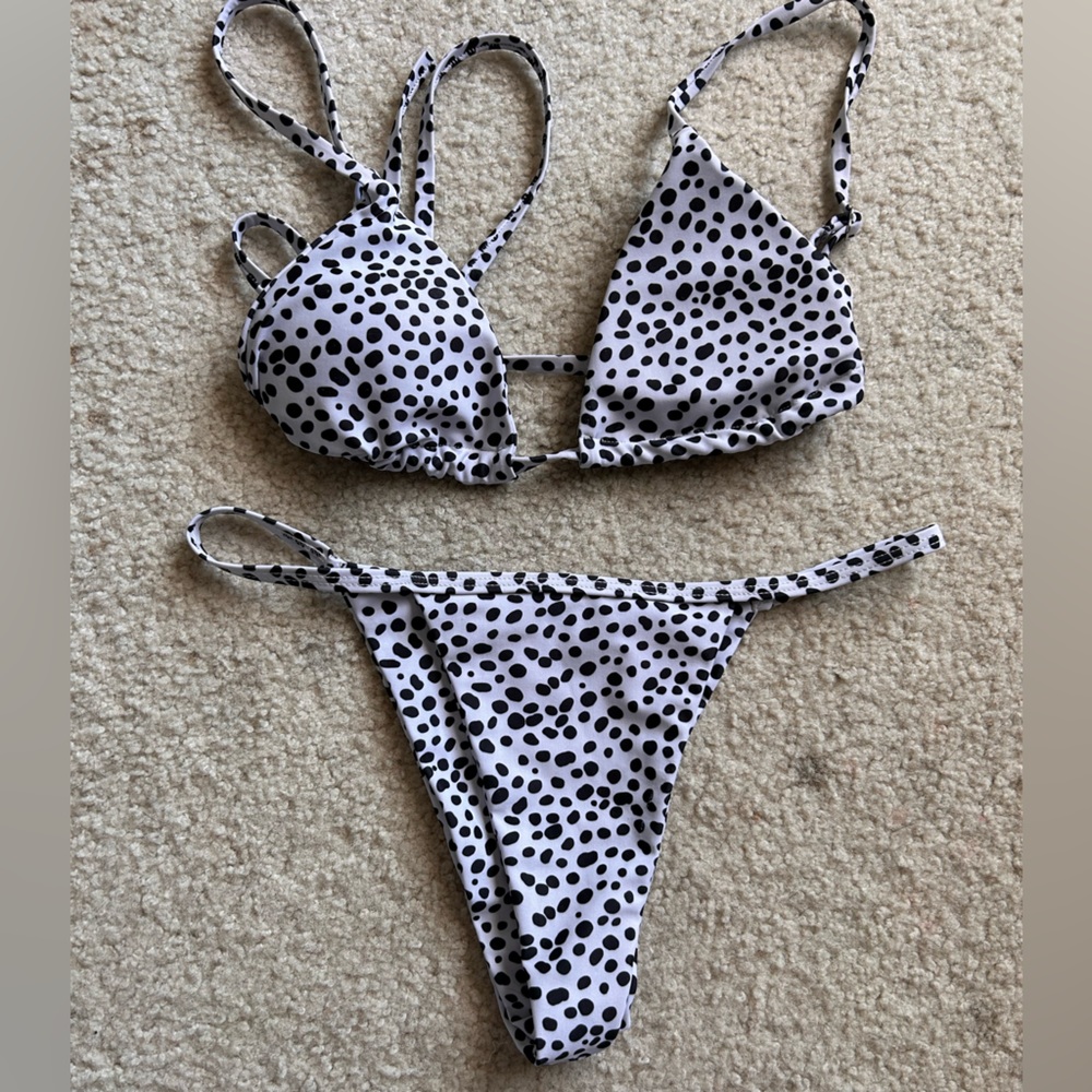 Small polka dot bikini set